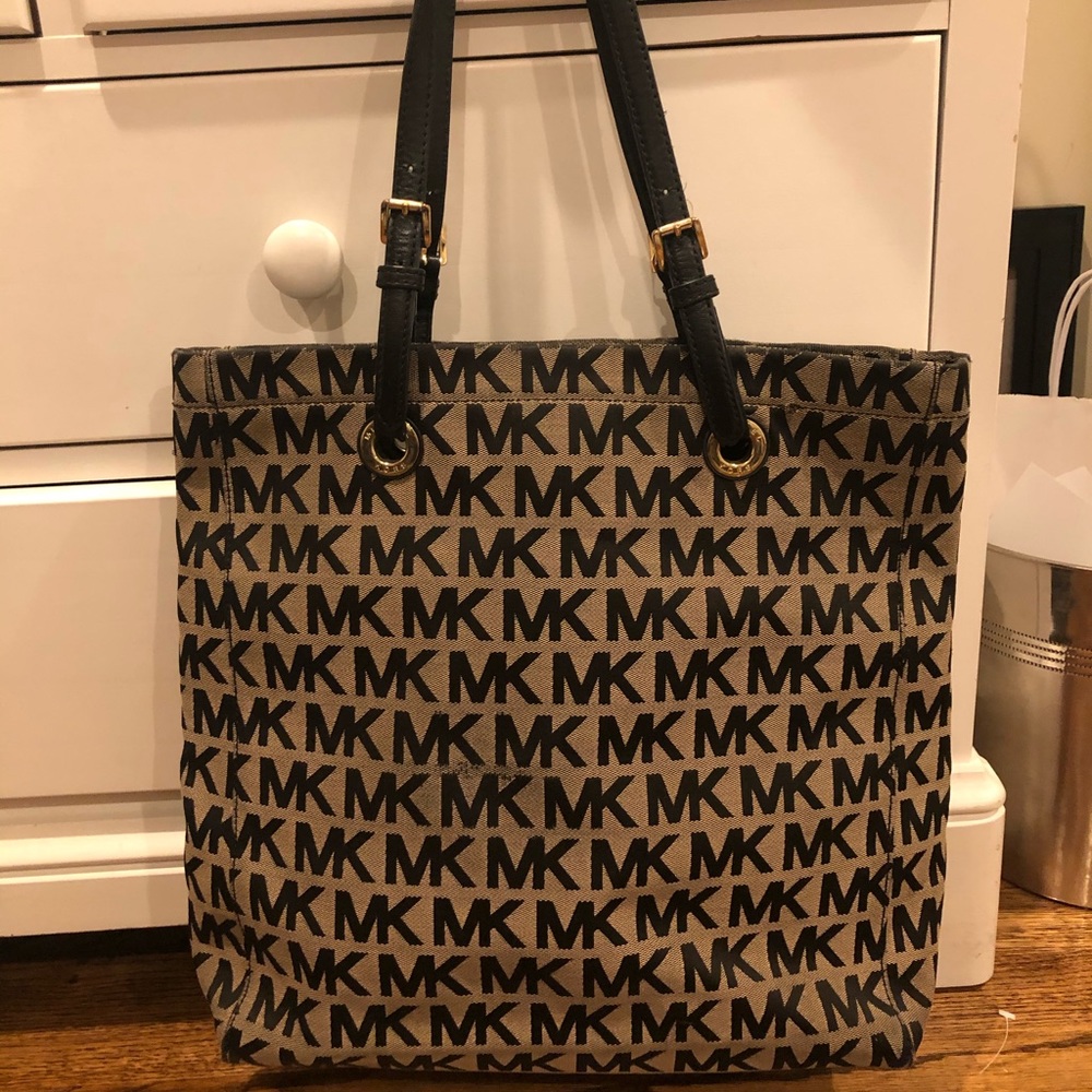 Michael kors tote